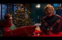 Elton John und Ed Sheeran singen einen Weihnachtssong