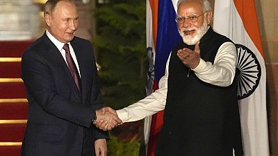 Le président russe Vladimir Poutine (à g.) et le Premier ministre indien Narendra Modi, à New Delhi, le 06/12/2021