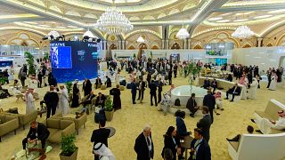 صورة أرشيفية لرجال أعمال سعوديين وأجانب التقوا على هامش منتدى مبادرة الاستثمار المستقبلي في العاصمة السعودية، الرياض  26 أكتوبر 2021