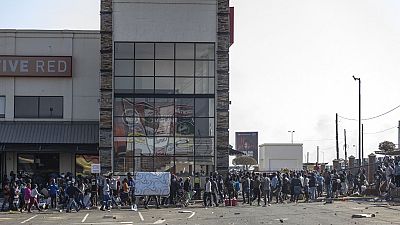 Afrique du Sud : Covid-19 et émeutes plombent l'économie au 3e trimestre
