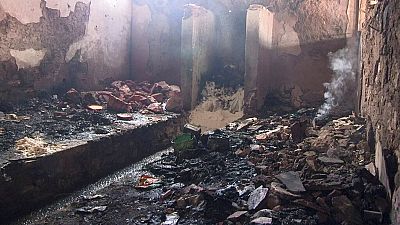 Decenas de reos mueren atrapados por las llamas en una cárcel de Burundi