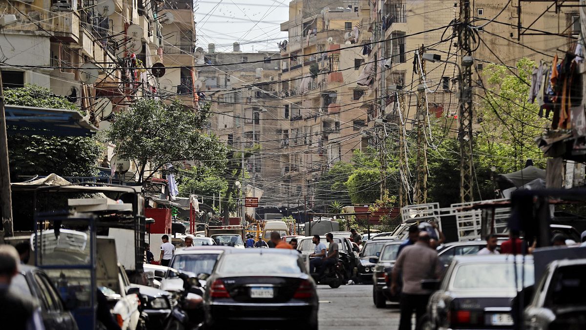 منظر عام لشارع في حي باب التبانة بمدينة طرابلس شمال لبنان، في 3 يونيو 2020