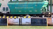 "Беларуськалий" экспортирует значительные объёмы продукции через Клайпеду. Литовские транзитёры говорят о санкциях без энтузиазма