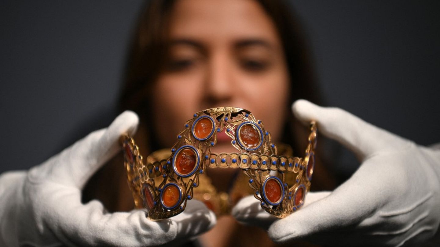 Empress Josephine Bonapartes highly rare tiaras sell for €710,000 Euronews Xxx Photo