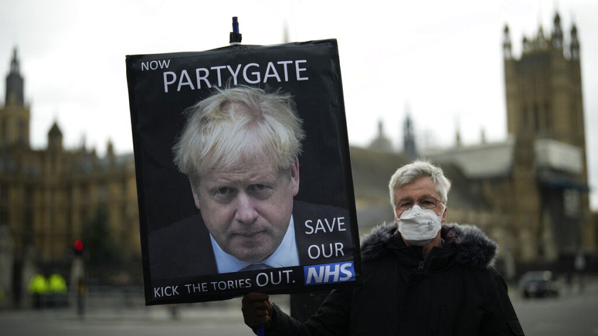 Boris Johnson travolto dal "Partygate".