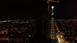 Barcelona inaugura la nueva torre de La Sagrada Familia dedicada a la Virgen María