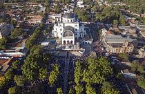 شاهد: الآلاف يحتفلون بيوم السيدة العذراء في باراغواي
