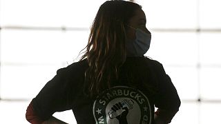 Une employée du Starbucks buffalo, après l'officialisation de la création d'un syndicat; le 9 décembre 2021