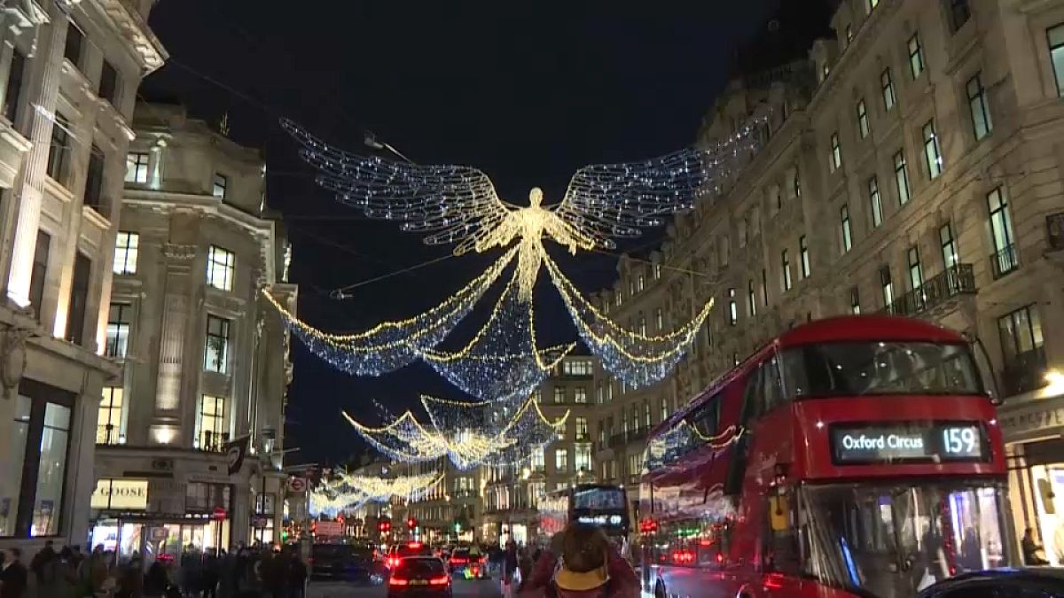 La iluminación navideña en la calle londinense de Carnaby Street