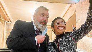 Les lauréats du prix Nobel de la paix, Dmitri Muratov, chef et rédacteur en chef de Novaïa Gazeta (Russie) et Maria Ressa, rédactrice en chef de Rappler (Philippines) , à Oslo