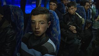 Iránba tartó afgán menekültek 2021 november 23-án - a gazdasági összeomlás elől naponta ezrek próbálnak a szomszédos Iránba átjutni