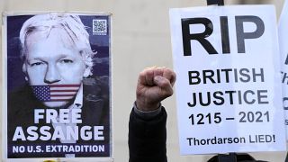 Протест в поддержку Джулиана Ассанжа у здания Высокого суда в Лондоне