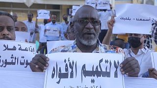 اعتصامات في السودان احتجاجا على إغلاق إذاعة "هلا 96" المحلية عقب الإنقلاب