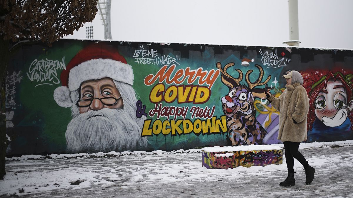 Ein ganz besonderes Weihnachtsgemälde bis besten Wünschen zum Fest im Mauerpark in Berlin 