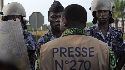 Togo : un journaliste critique du gouvernement en garde à vue