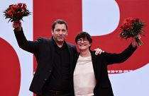 Die neue SPD-Doppelspitze: Saskia Esken und Lars Klingbeil nach ihrer Wahl in Berlin