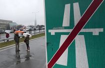 Экоактивисты снова перекрыли дороги в Белграде и других городах, протестуя против планов добычи лития, 11 декабря 2021 г.