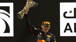 La joie de Max Verstappen, le pilote néerlandais sacré champion du monde grâce sa victoire au Grand Prix d'Abou Dhabi, le 12/12/2021
