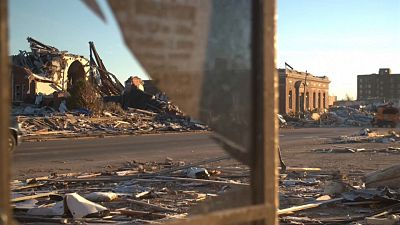 Εικόνα απόλυτης καταστροφής μετά τον ανεμοστρόβιλο στο Κεντάκι