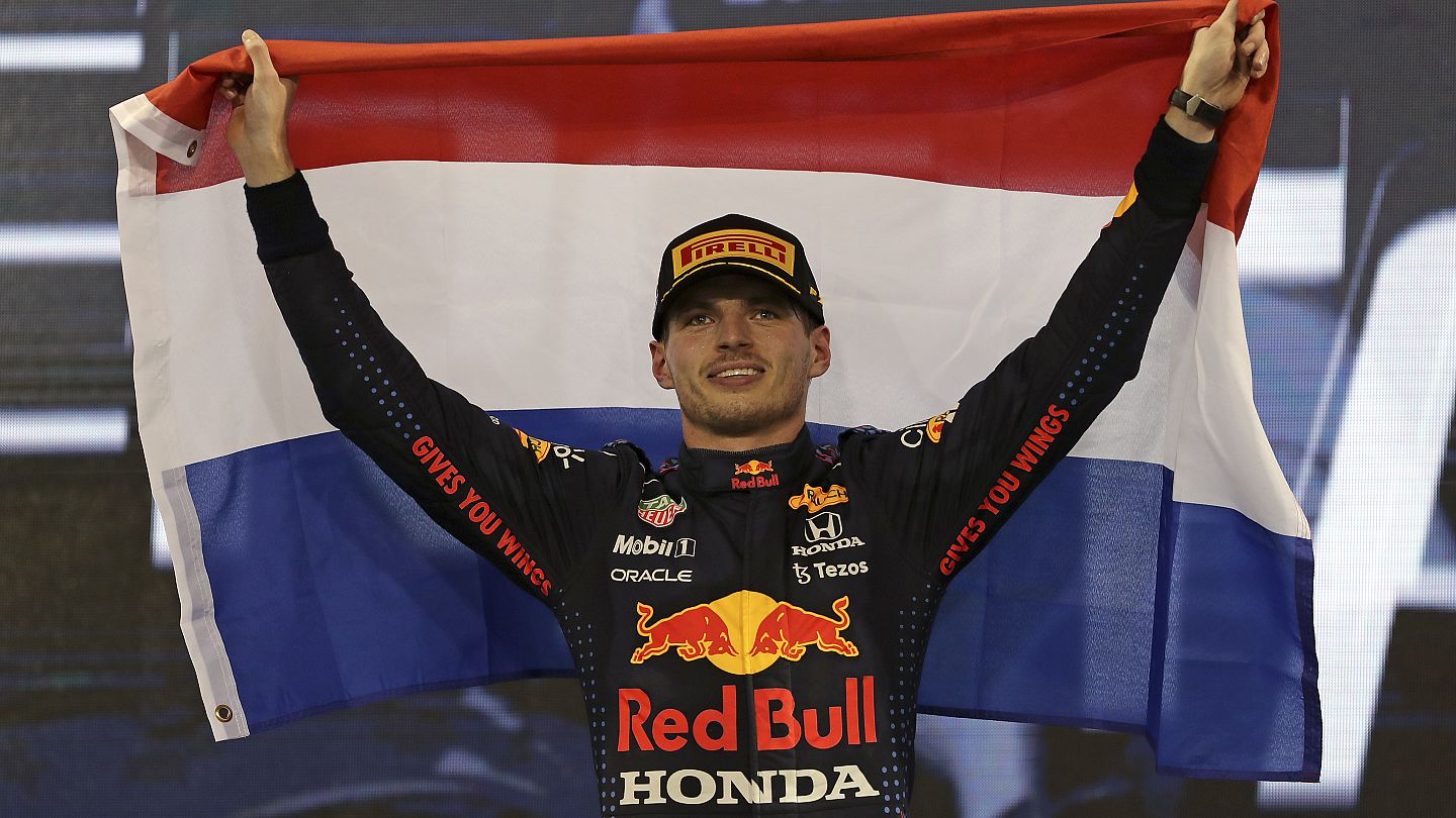 Recensent Pacifische eilanden stil The Netherlands' Max Verstappen wins first Formula One title | Euronews