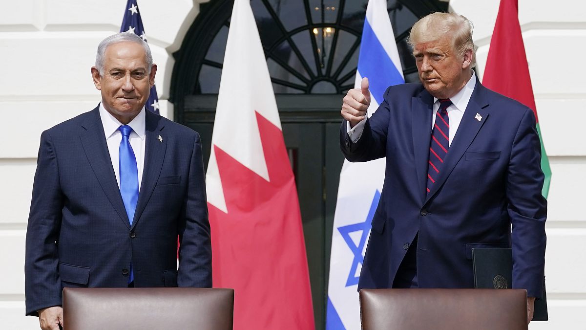 الرئيس دونالد ترامب ورئيس الوزراء الإسرائيلي بنيامين نتنياهو بعد توقيع اتفاقات أبراهام في البيت الأبيض، واشنطن، الولايات المتحدة الأمريكية 2020.