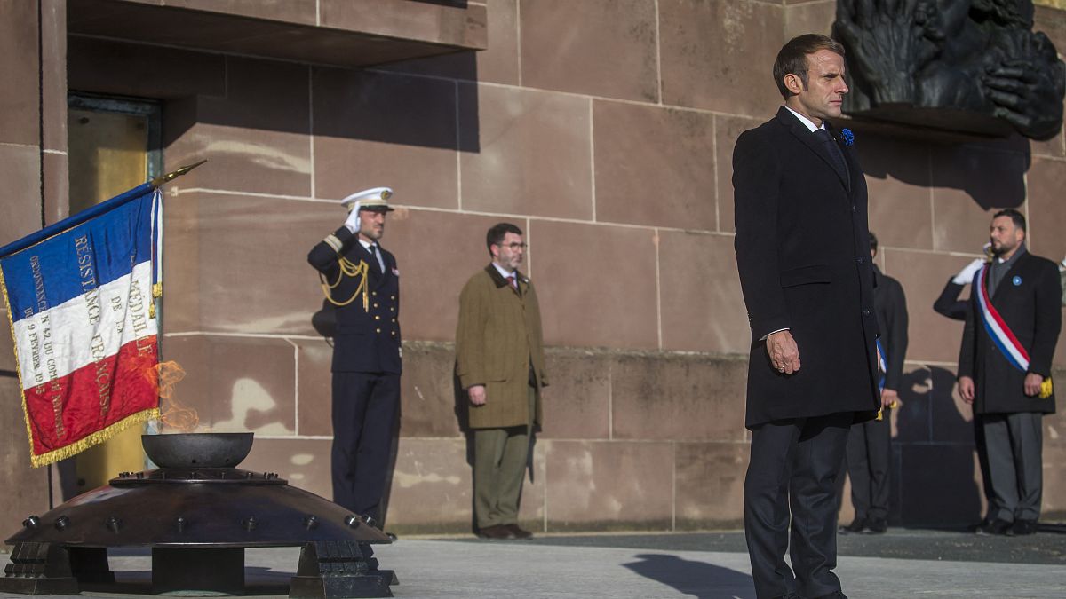 Эммануэль Макрон на церемонии погребения Юбера Жермена, последнего кавалера Ордена Освобождения, 11 ноября 2021 г.