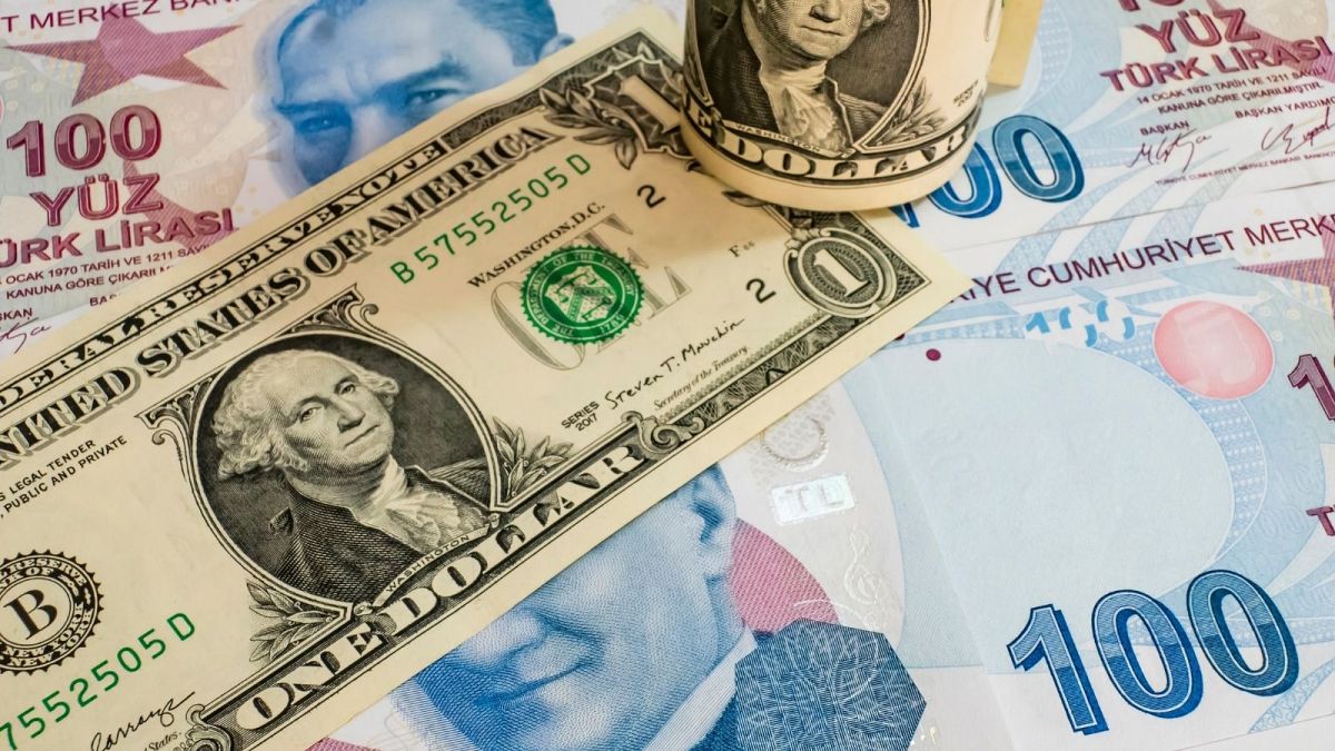کاهش ارزش لیر ترکیه مقابل دلار آمریکا