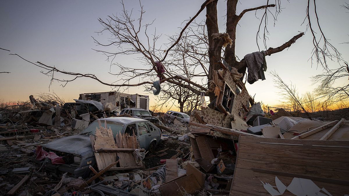 بقايا منزل مدمر بعد إعصار في داوسون سبرينغز، كنتاكي  الولايات المتحدة الأمريكية.