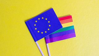 دیوان دادگستری اتحادیه اروپا: والدین همجنس و فرزندانشان باید در تمام کشورهای عضو این اتحادیه به عنوان خانواده به رسمیت شناخته شوند