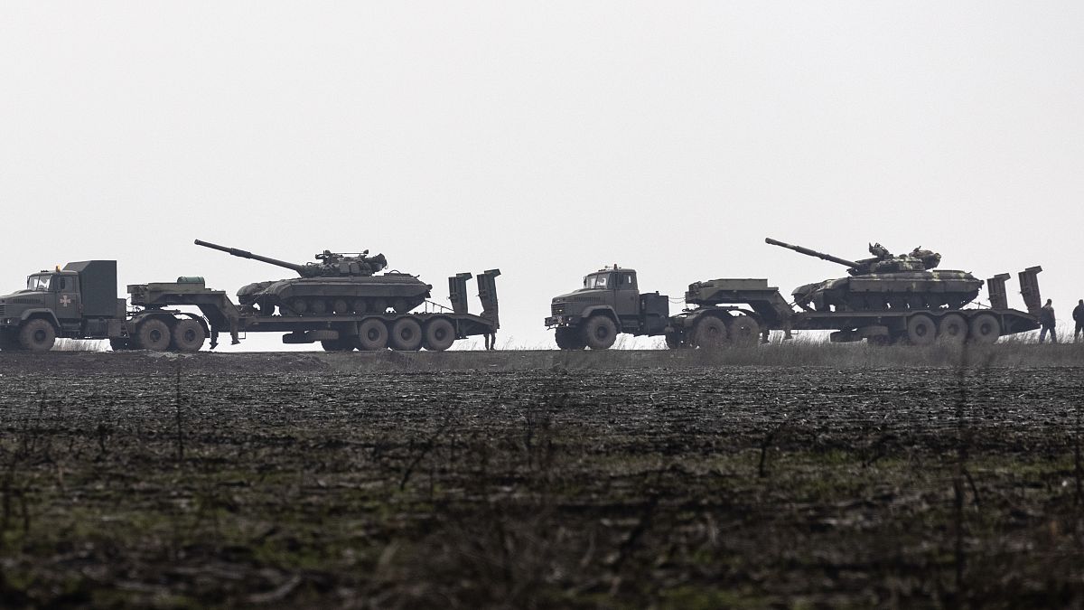 تانک ها در مرز اوکراین و روسیه 