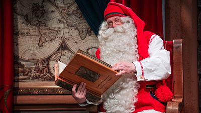 Санта-Клаус готовится к путешествию