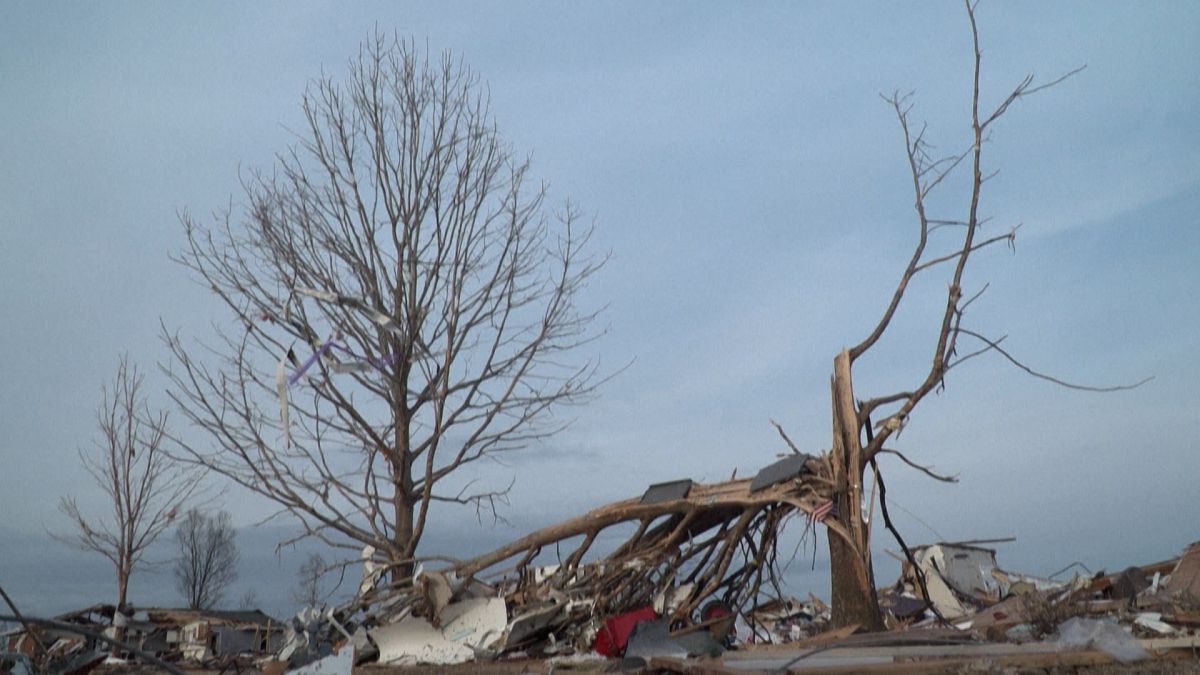 تصاویری از ویرانی به جای مانده از گردباد در ایالت کنتاکی آمریکا