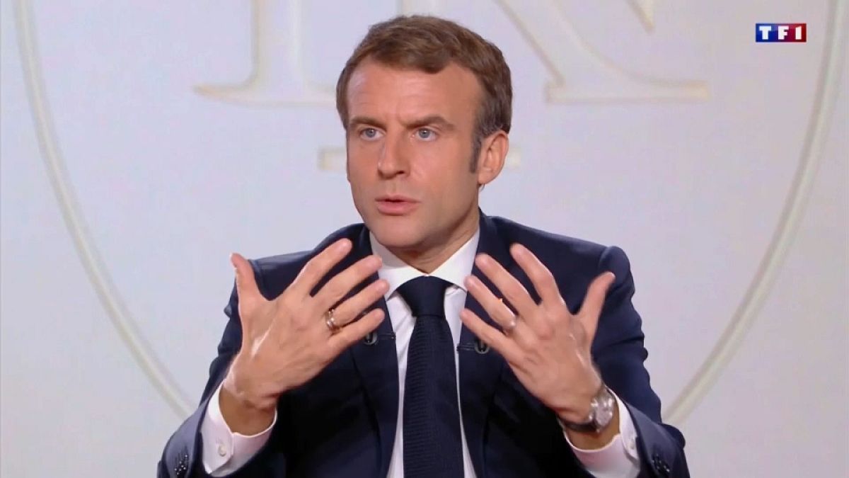 El presidente francés, Emmanuel Macron, arremete contra su caricatura: "Yo nunca fui eso"