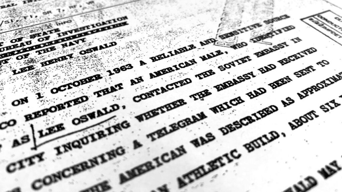 John F. Kennedy suikastine ilişkin arşivdeki binlerce belge kamuoyuna açıldı. 