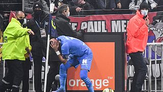Dimitri Payet a reçu une bouteille d'eau au visage lors d'un match à Lyon, le 21 novembre