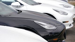 Ein Tesla 3 - das meistverkaufte E-Auto in Frankreich - war in einen Unfall verwickelt - Symbolbild