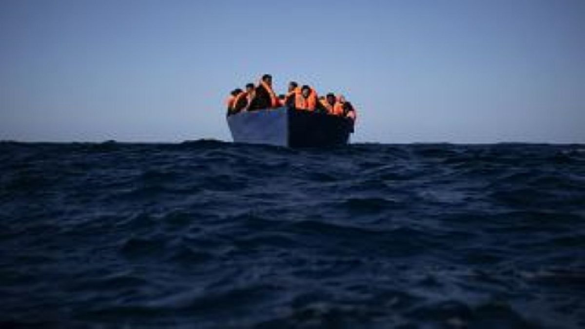 Migranti in fuga dalla Libia in una foto d'archivio AP del 2 gennaio 2021 