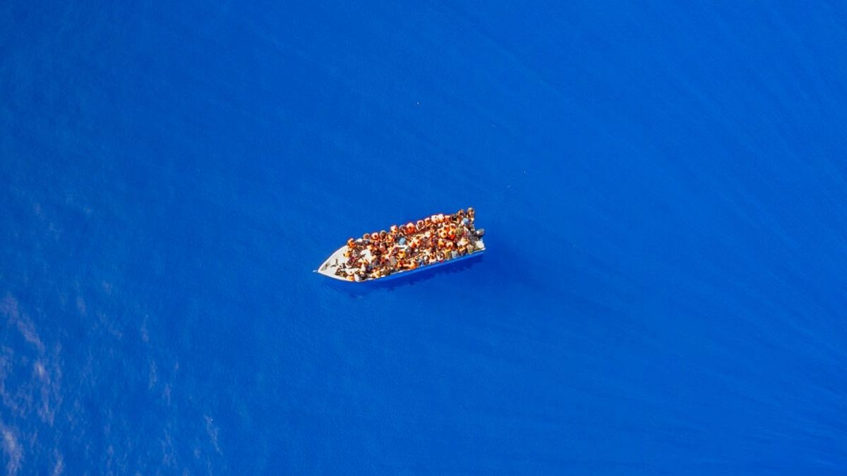 نجات پناهجویان در دریای مدیترانه (عکس از آرشیو)