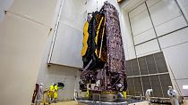 تم تثبيت تلسكوب جيمس ويب الفضائي التابع لناسا فوق صاروخ آريان 5 الذي سيطلقه إلى الفضاء -11 ديسمبر 2021
