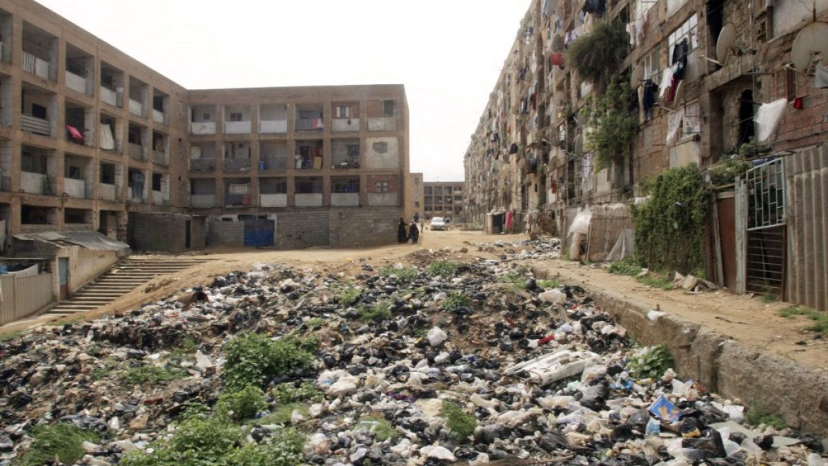 صورة من الارشيف- شوارع مغطاة بالقمامة - حي الحراش، براقي، شرق العاصمة الجزائر