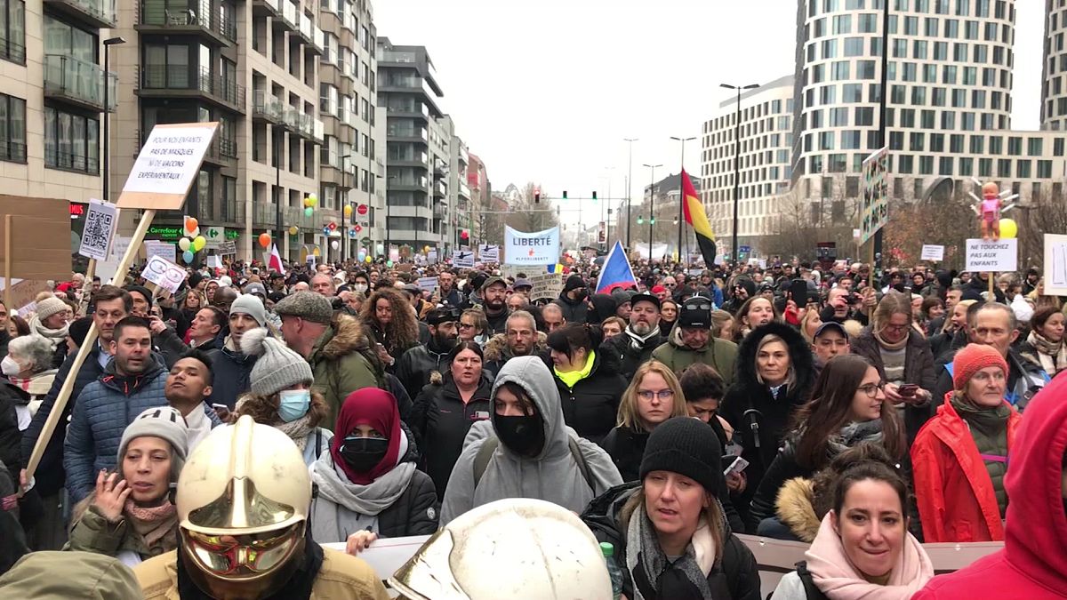 مظاهرات ضد الشهادة الصحية في بروكسل