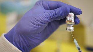 Impfspritze in deutschem Impfzentrum nähe Hamburg