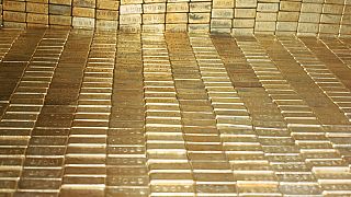 Imágenes de archivo de lingotes de oro en una cámara acorazada en EEUU.