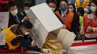 Hong Kong'da Yasama Meclisi seçimine katılım oranı tarihi düşük seviyede kaldı