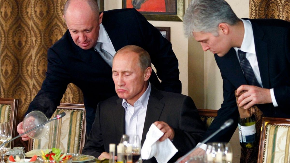 رئیس‌جمهوری روسیه در کنار ایوگنی پریگوژین معروف به «آشپز پوتین»