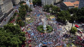 En Argentina marchan para conmerorar el aniversario del estallido social de 2001