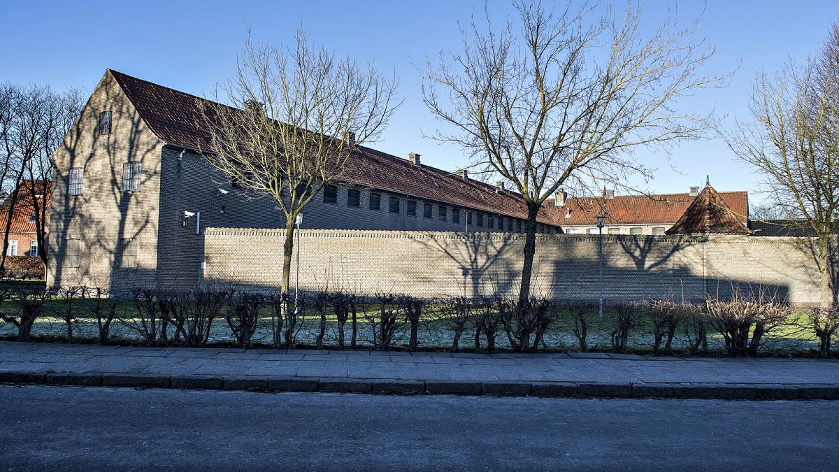Дания арендует в Косово тюремные камеры