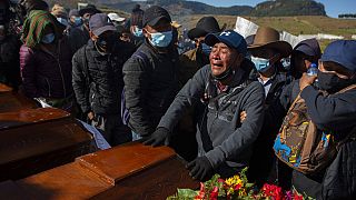 Imagen de uno de los funerales de las 11 personas que fueron asesinadas en el marco de un histórico conflicto territorial entre aldeas en el oeste de Guatemala.