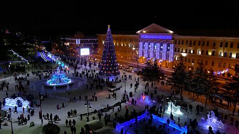 The Crystal Tomsk ice sculptor festival saw 16 teams compete in the Russian city's annual competition