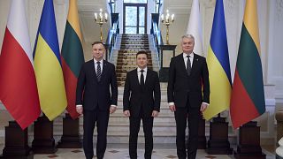 Ukrainian President Volodymyr Zelenskyy (C), Poland's President Andrzej Duda (L), and Lithuania's President Gitanas Nauseda before their meeting near Kyiv, Dec. 20, 2021.